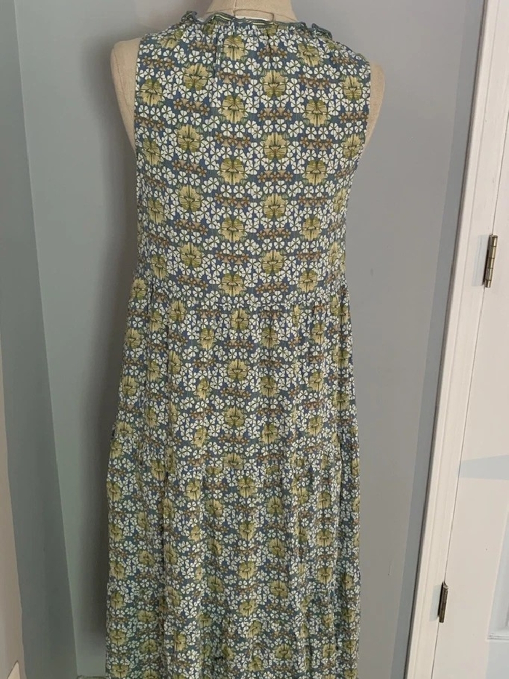 Max Studio Sleeveless Floral Maxi Dress in Blue and Green - Picture 9 of 12